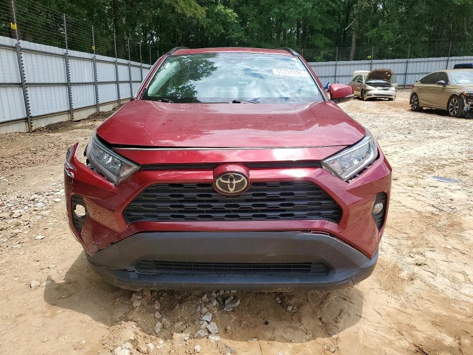 2020 TOYOTA RAV4 XLE 5