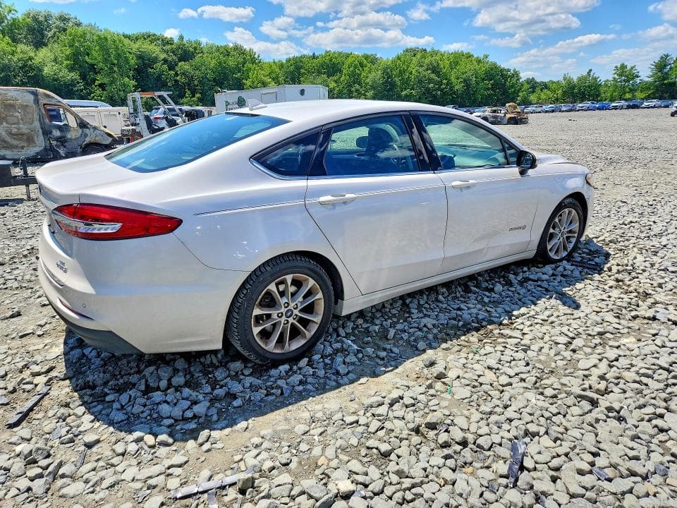 2019 FORD FUSION SE 3