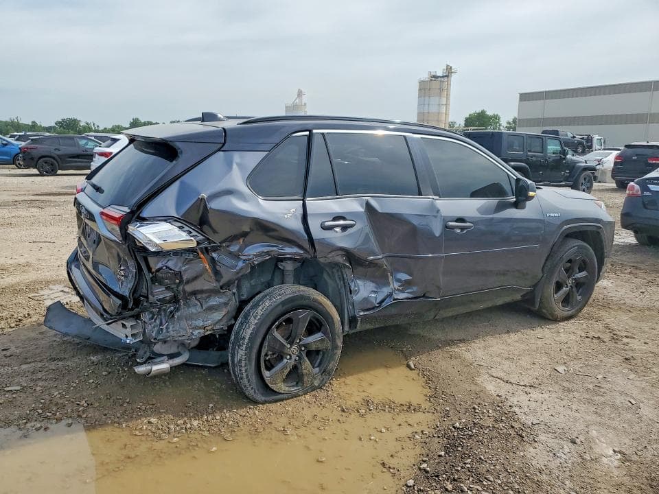 2020 TOYOTA RAV4 XSE 3
