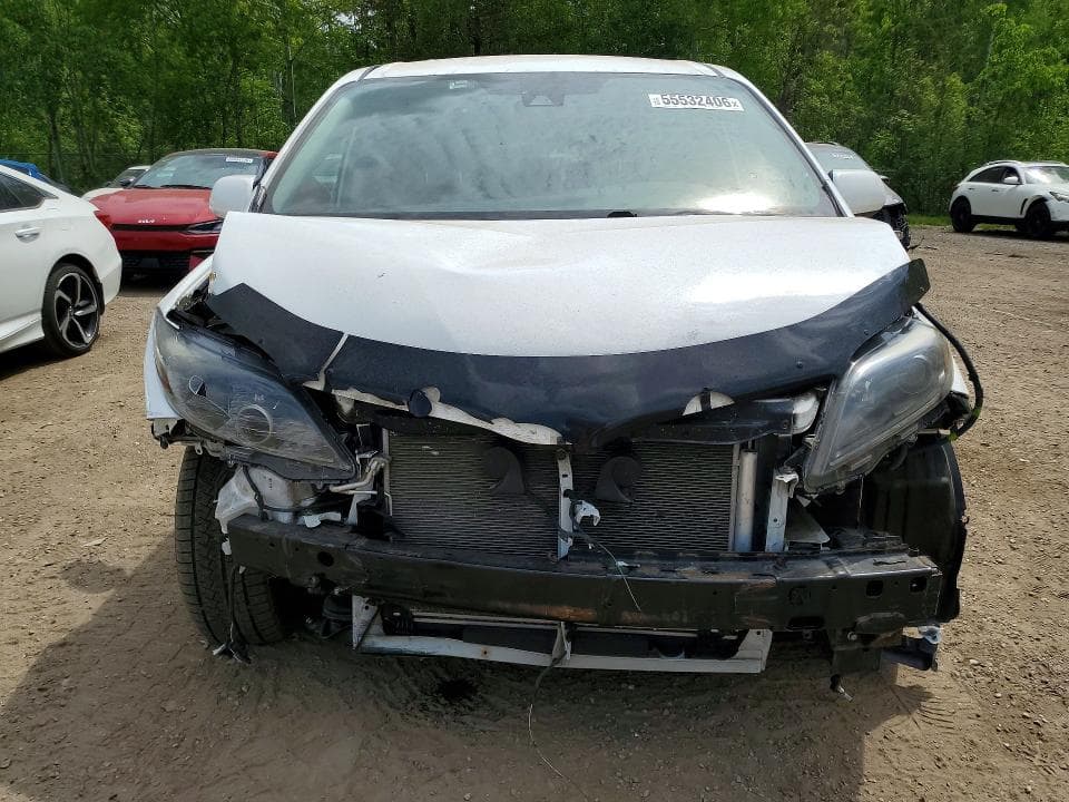 2020 TOYOTA SIENNA SE 8-PASSENGER 5