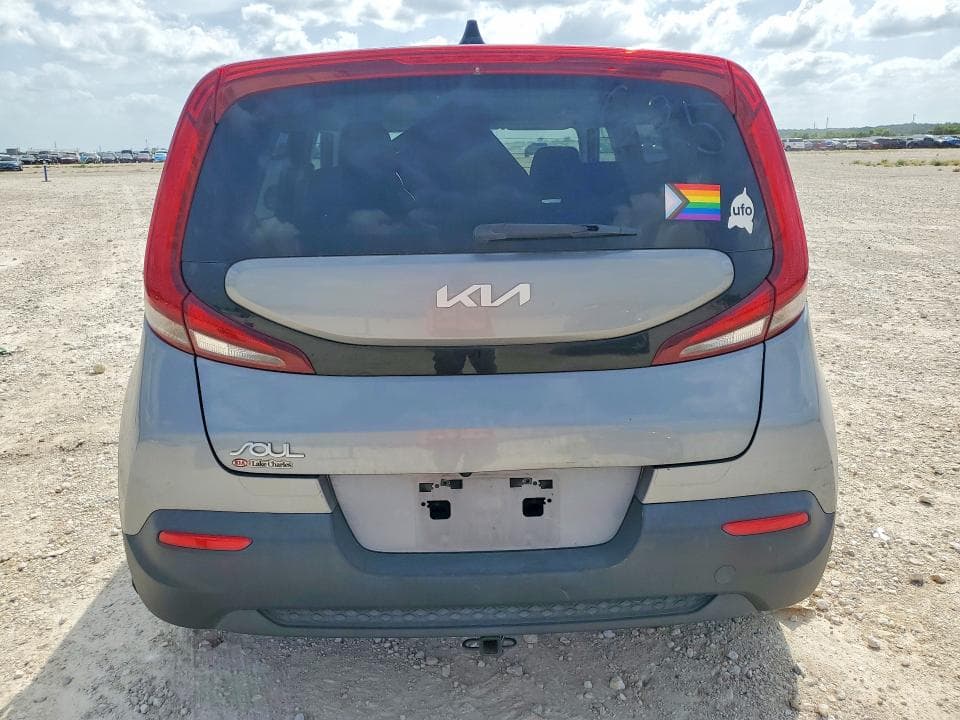 2022 KIA SOUL LX 6