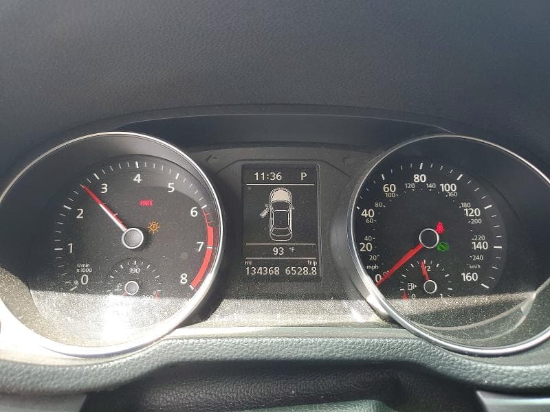 2018 VOLKSWAGEN PASSAT S S 9