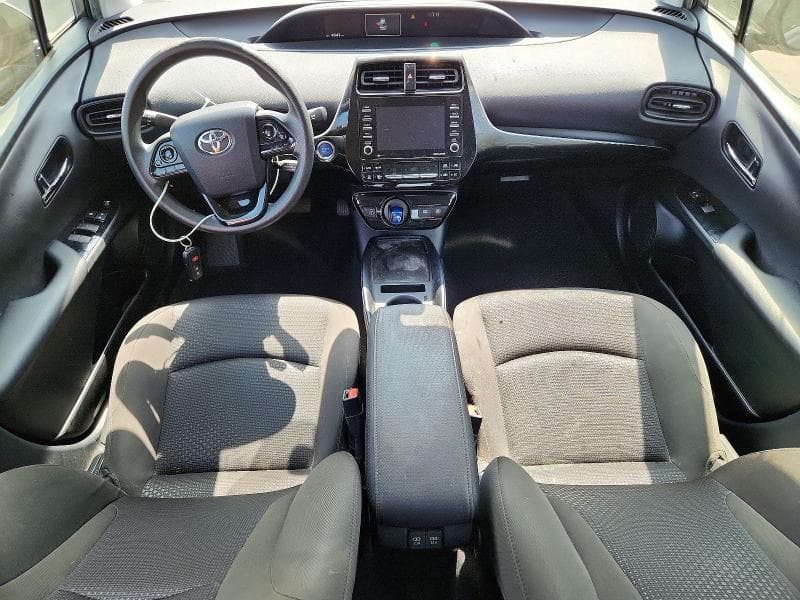 2021 TOYOTA PRIUS LE 8
