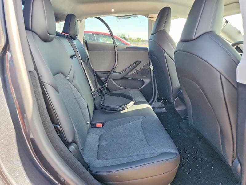 2026 TESLA MODEL Y 10