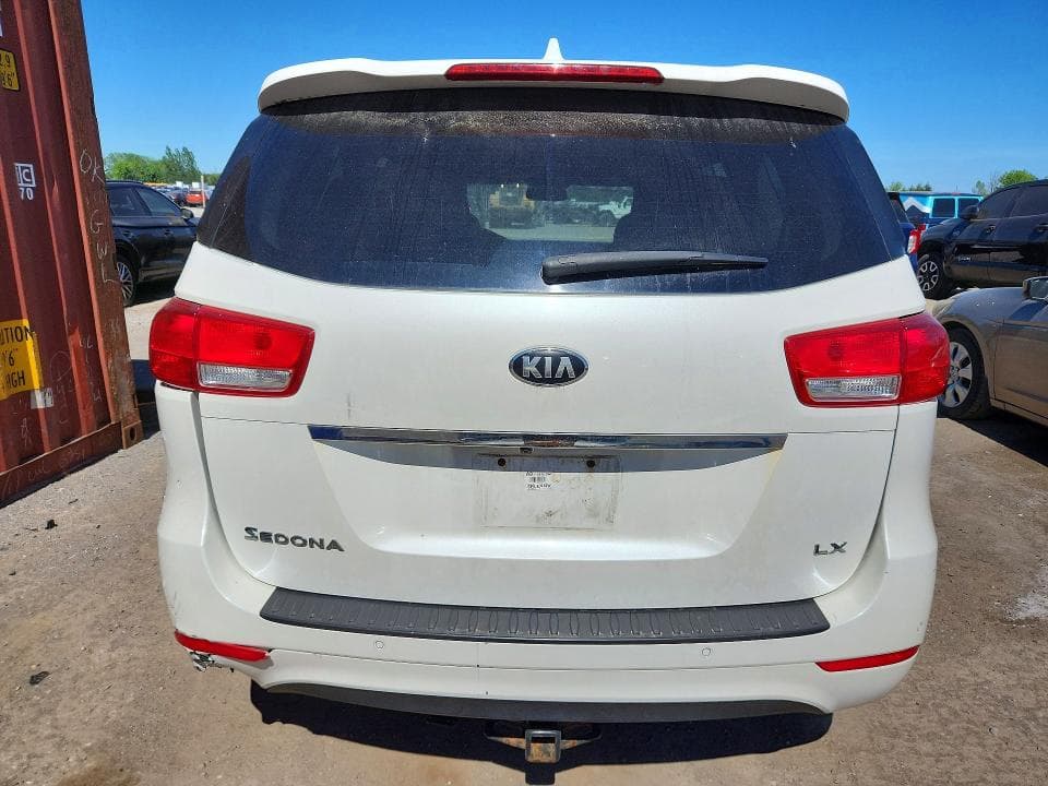 2017 KIA SEDONA LX 6