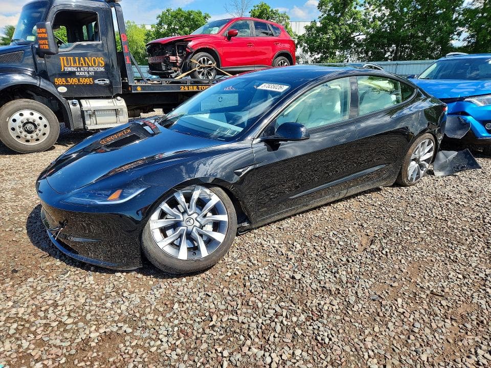 2025 TESLA MODEL 3 - 1