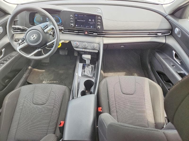2025 HYUNDAI ELANTRA SE 8