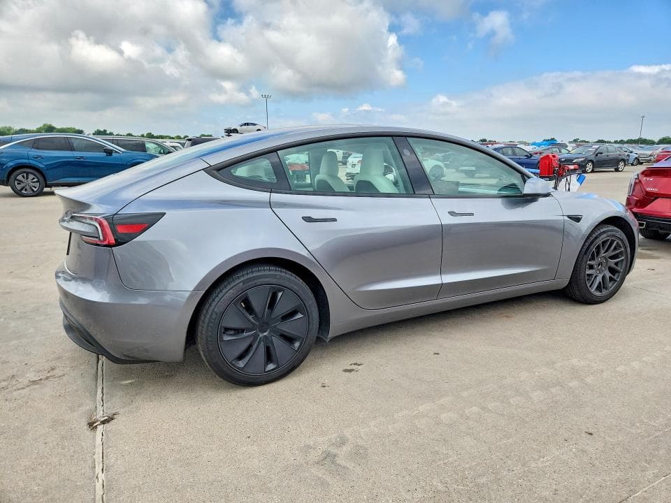2025 TESLA MODEL 3 3