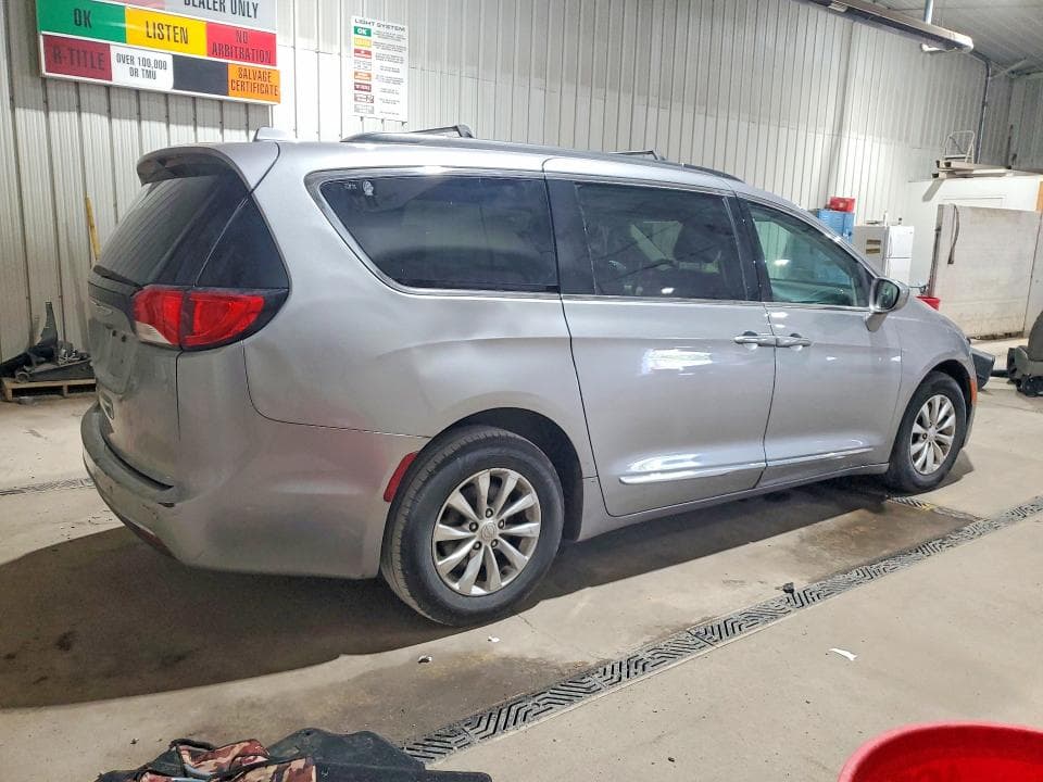 2017 CHRYSLER PACIFICA TOURING L 3