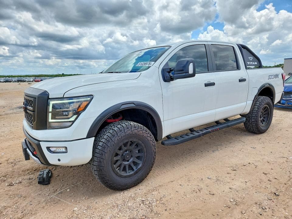 2024 NISSAN TITAN PRO-4X - 1