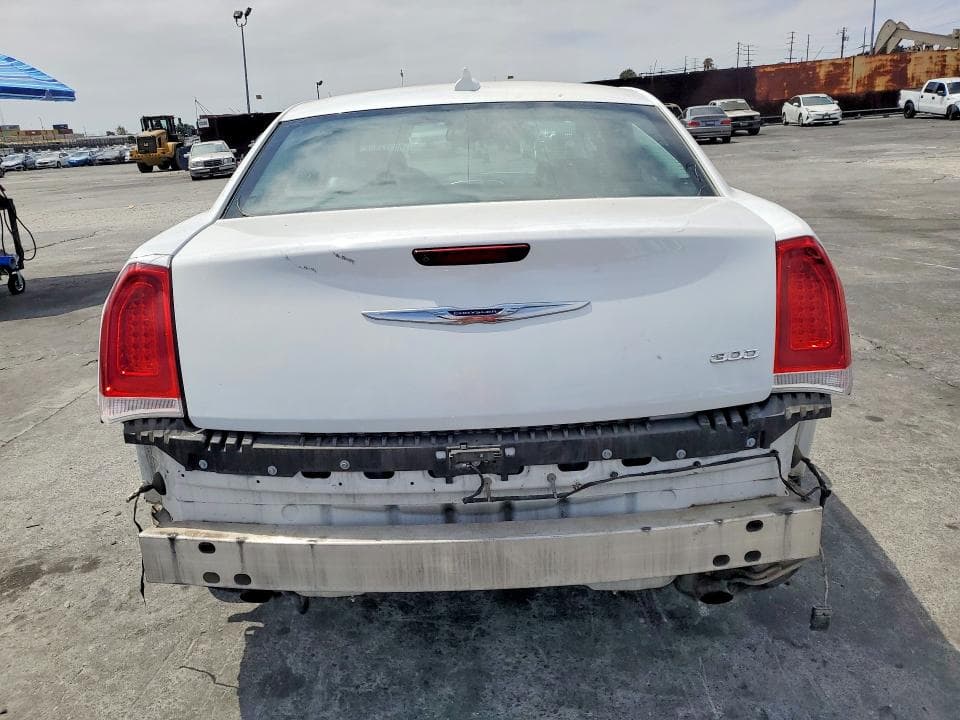 2020 CHRYSLER 300 LIMITED 6