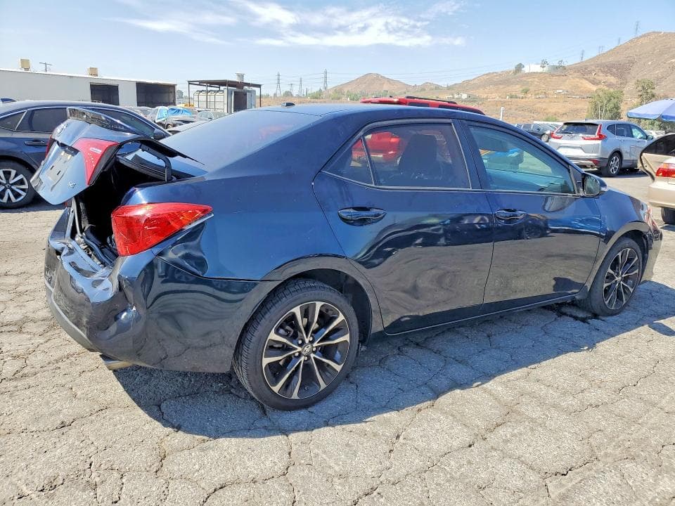 2019 TOYOTA COROLLA SE 3