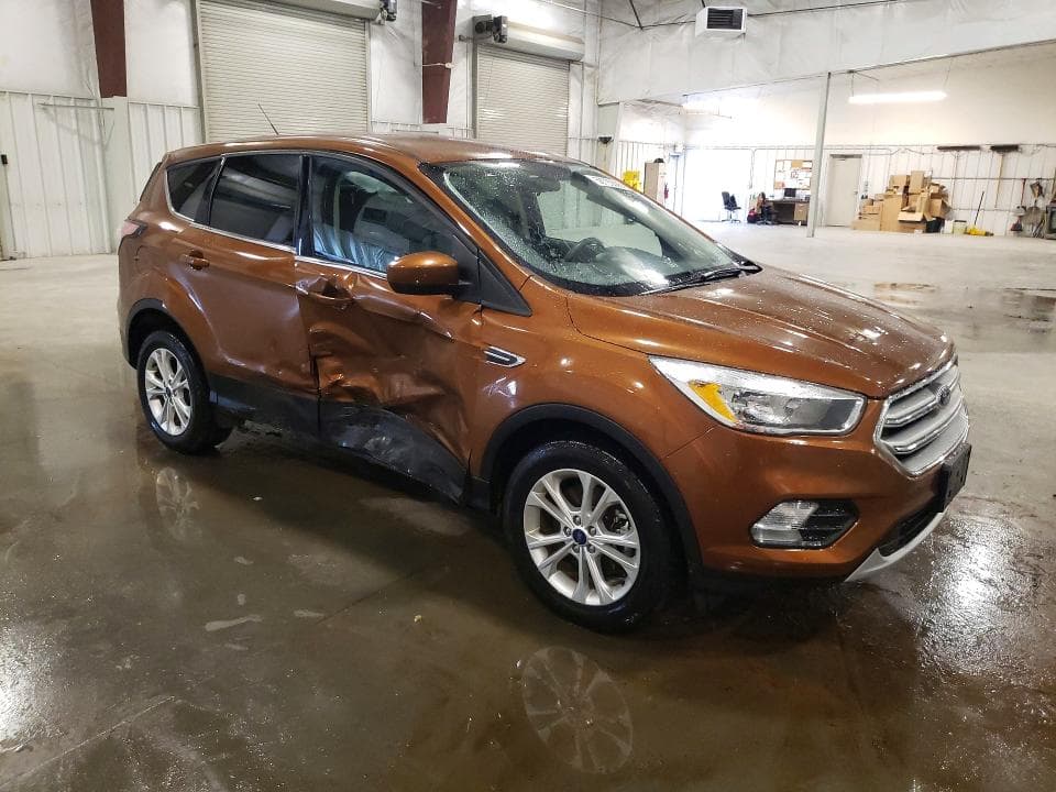 2017 FORD ESCAPE SE 4