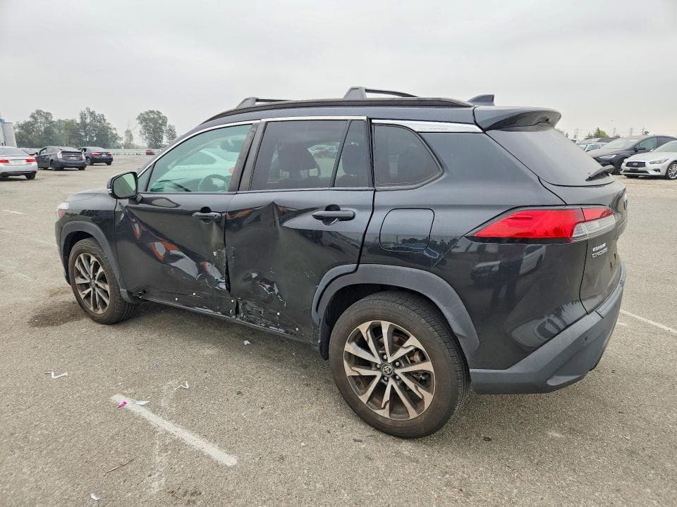 2023 TOYOTA COROLLA CROSS XLE 2