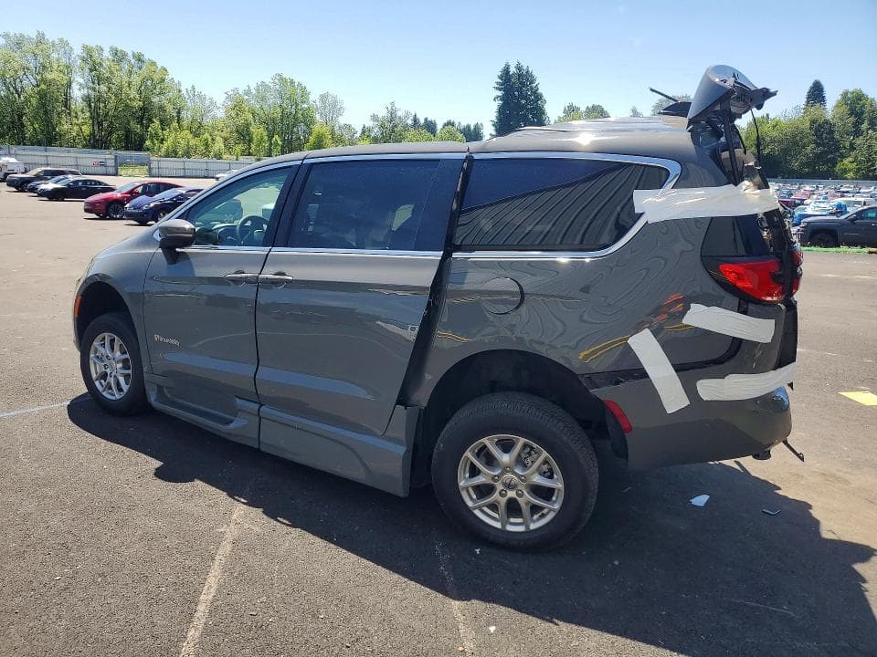 2023 CHRYSLER PACIFICA TOURING L 2