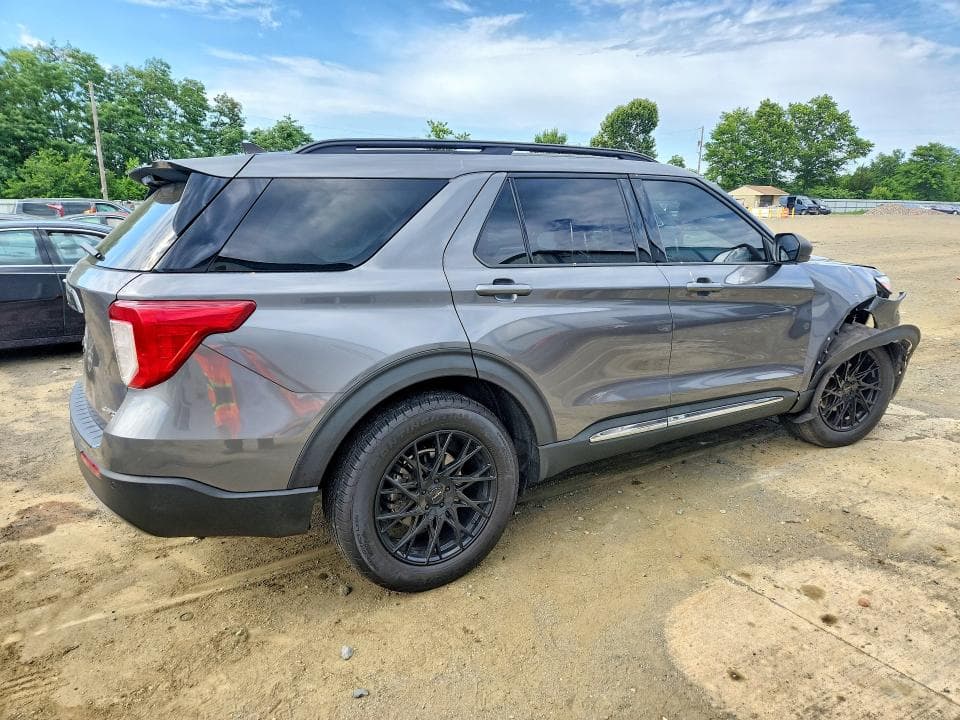 2021 FORD EXPLORER XLT 3