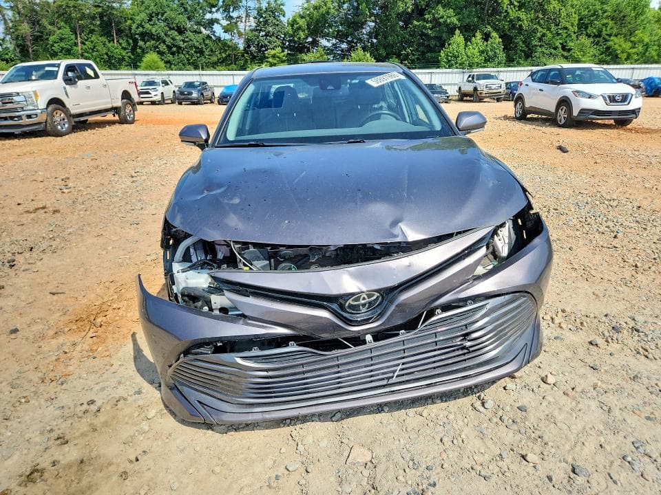 2020 TOYOTA CAMRY XLE 5