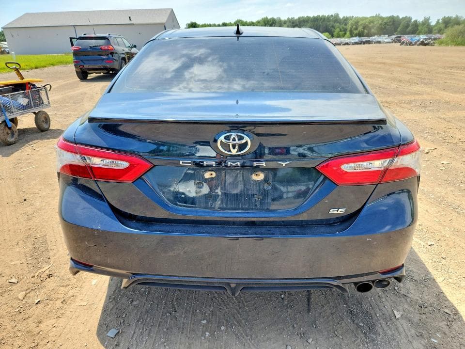 2019 TOYOTA CAMRY SE 6