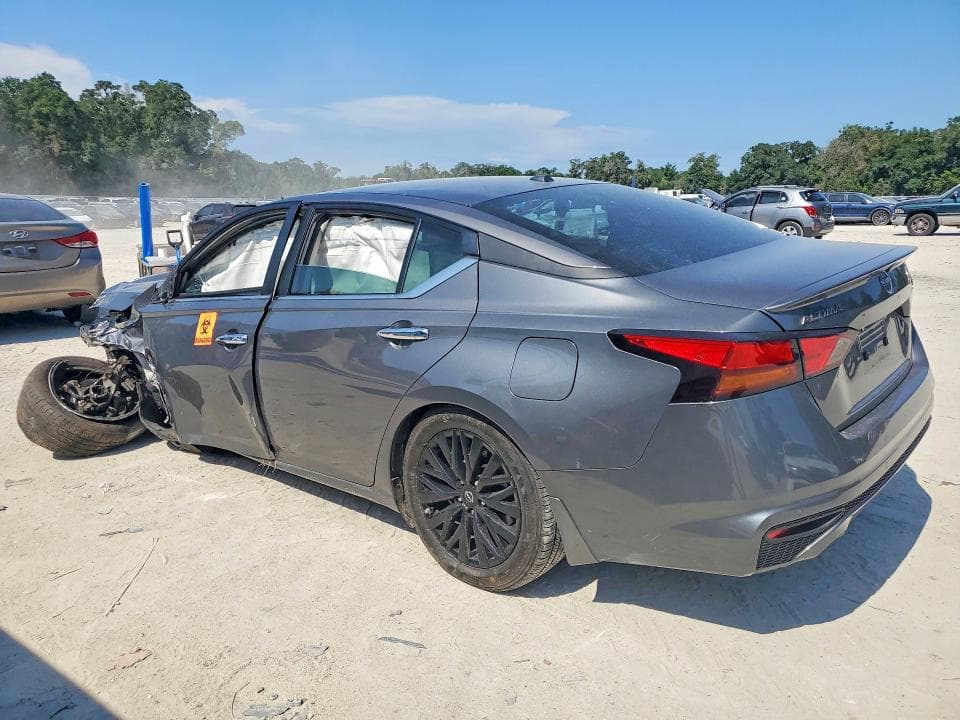 2025 NISSAN ALTIMA SV 2