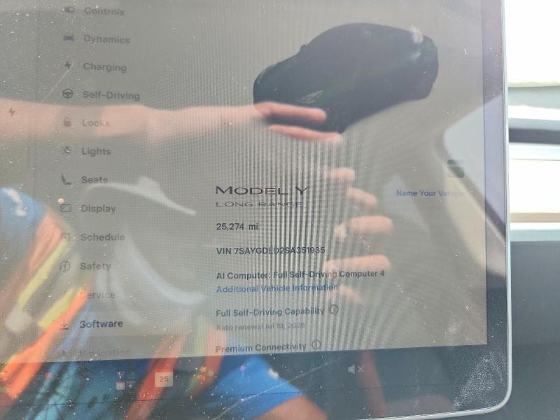 2025 TESLA MODEL Y 9