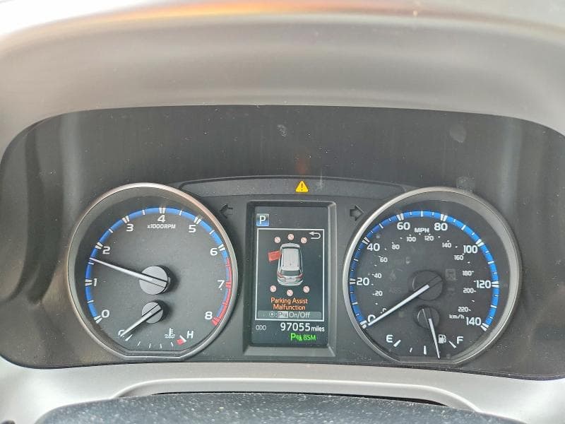 2017 TOYOTA RAV4 XLE 9