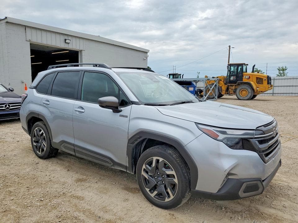 2025 SUBARU FORESTER LIMITED 4