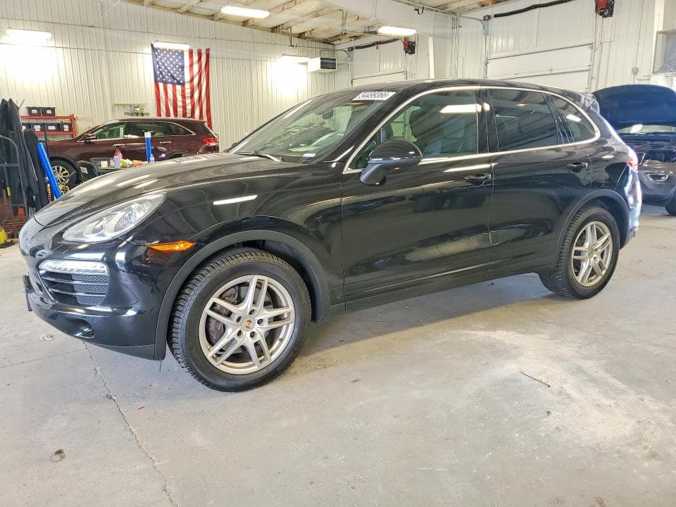 2013 PORSCHE CAYENNE - 1
