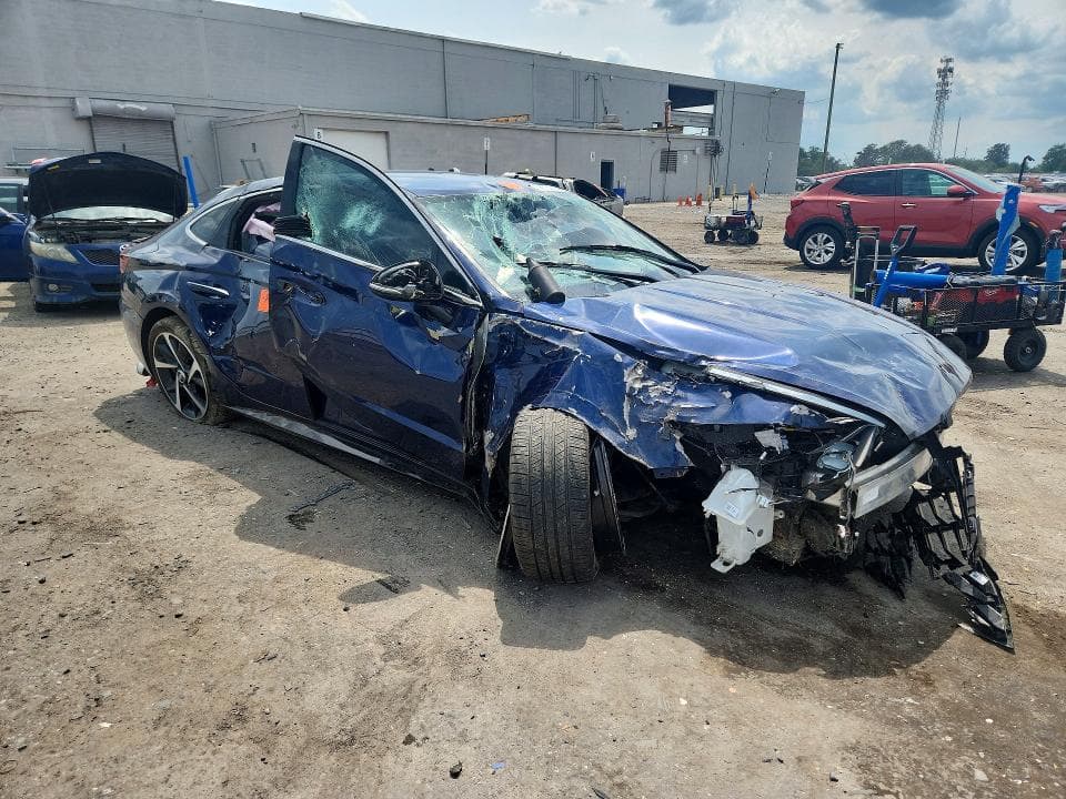 2021 HYUNDAI SONATA SEL PLUS 4