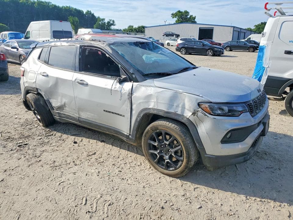 2024 JEEP COMPASS 4