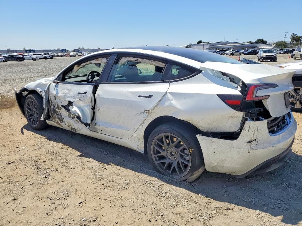 2025 TESLA MODEL 3 2