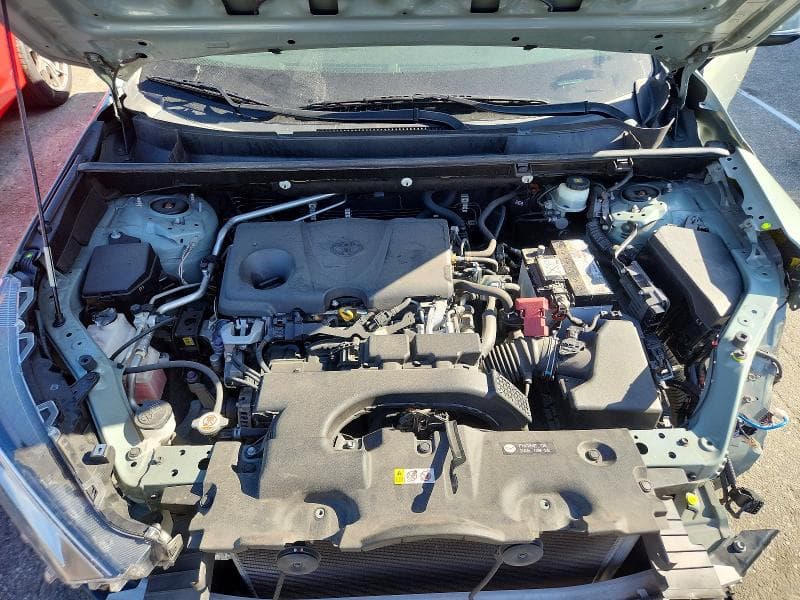 2019 TOYOTA RAV4 XLE 12
