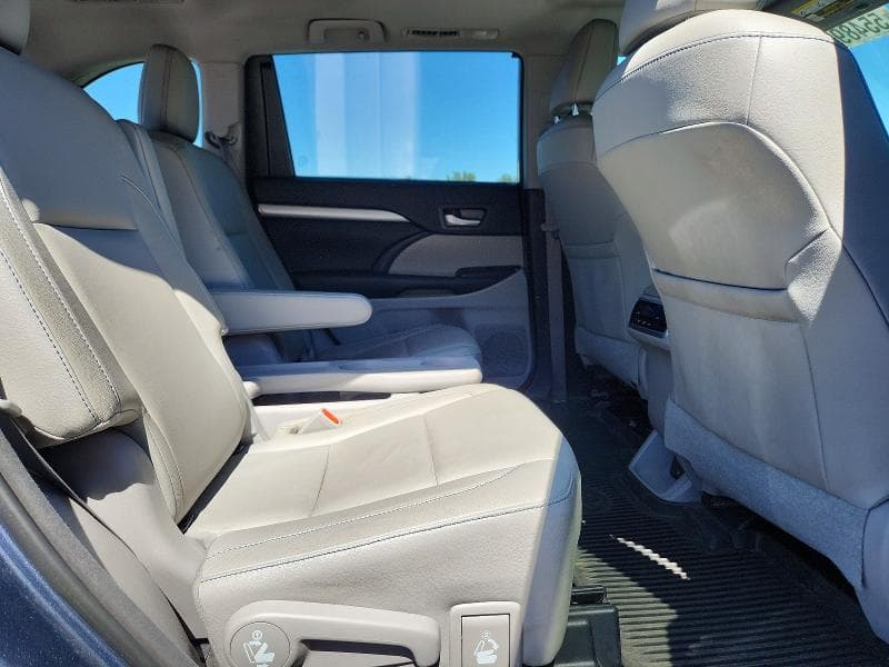 2018 TOYOTA HIGHLANDER XLE 10