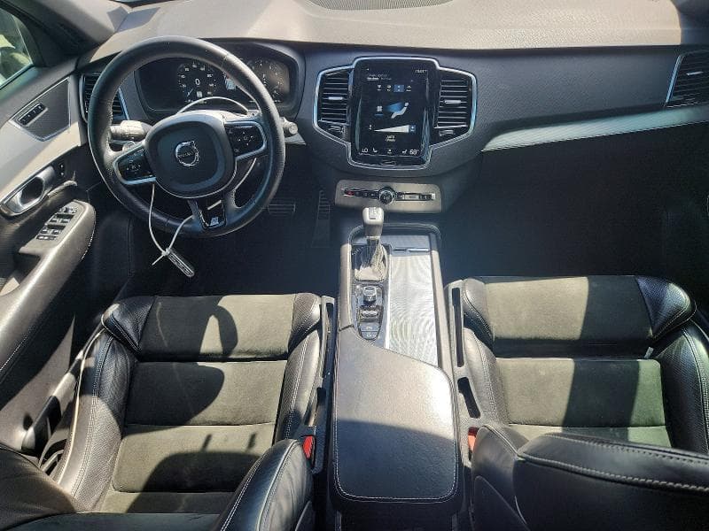 2017 VOLVO XC90 T6 8