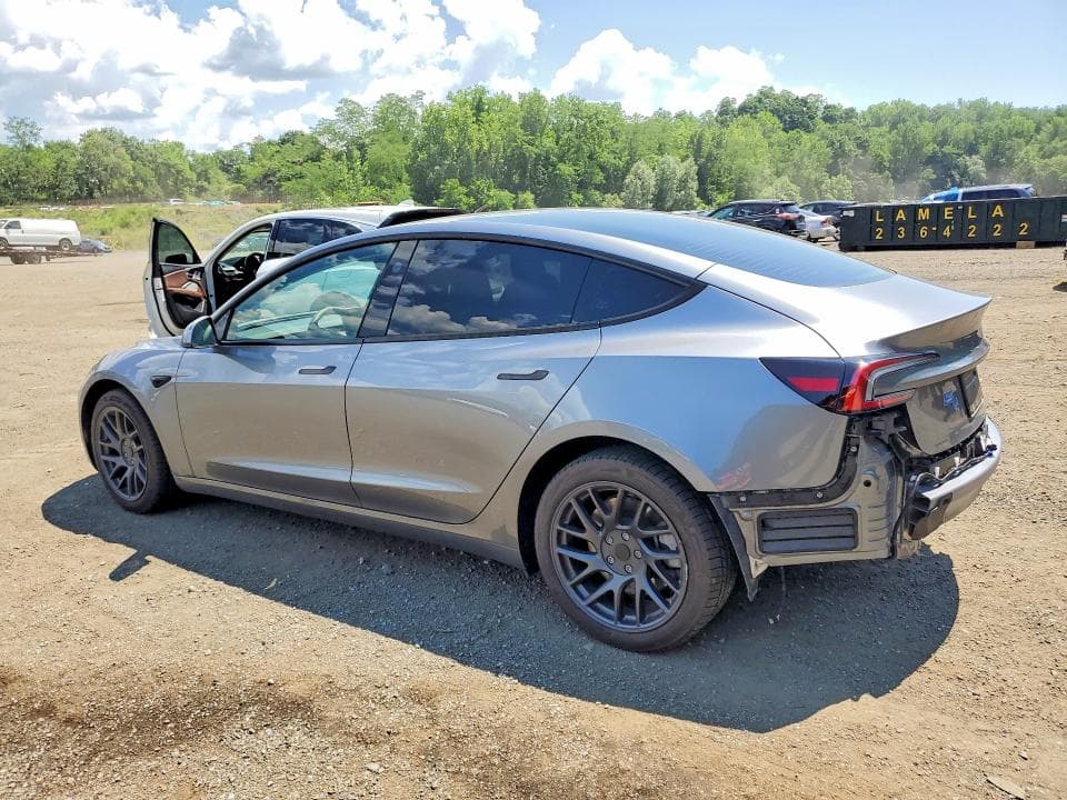 2025 TESLA MODEL 3 2