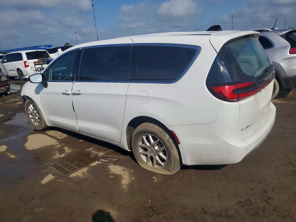 2024 CHRYSLER PACIFICA TOURING L 2