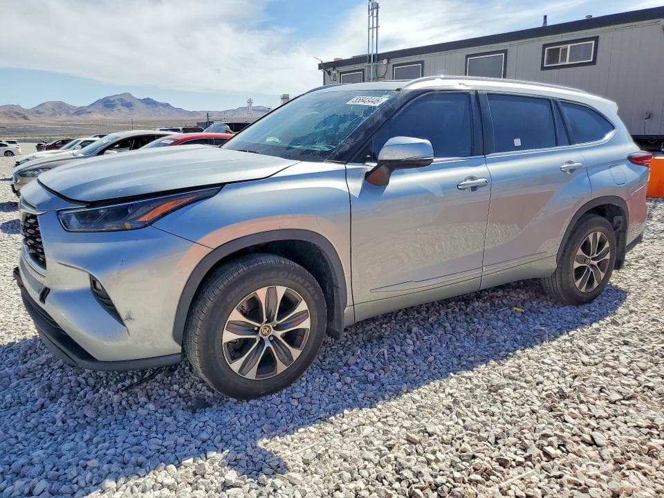 2023 TOYOTA HIGHLANDER XLE - 1