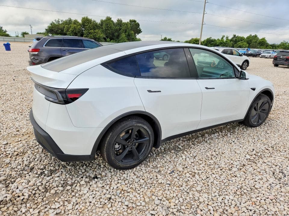 2026 TESLA MODEL Y 3
