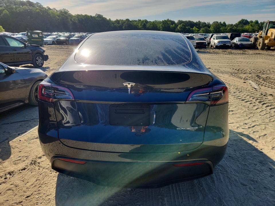 2024 TESLA MODEL Y 6