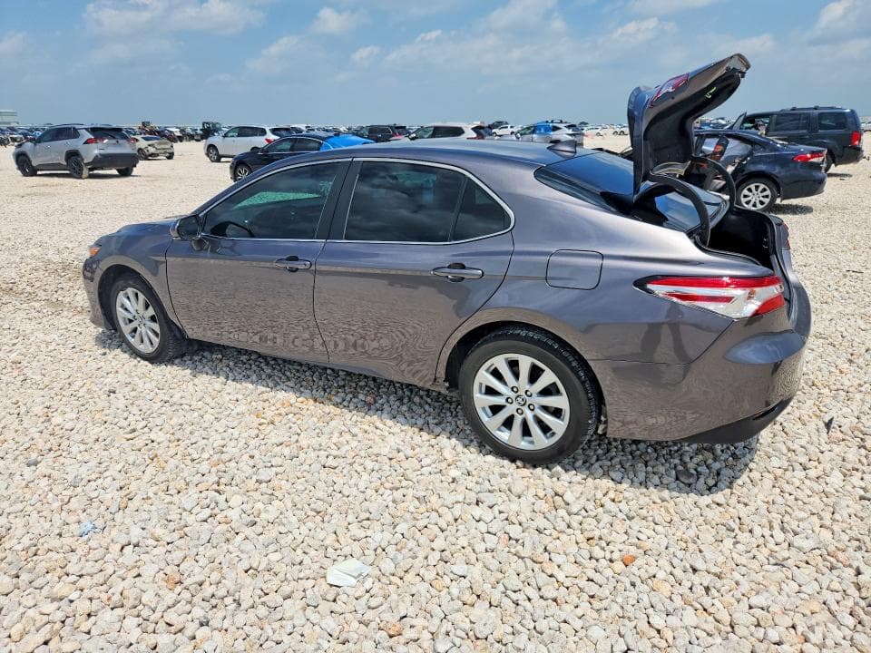 2019 TOYOTA CAMRY LE 2