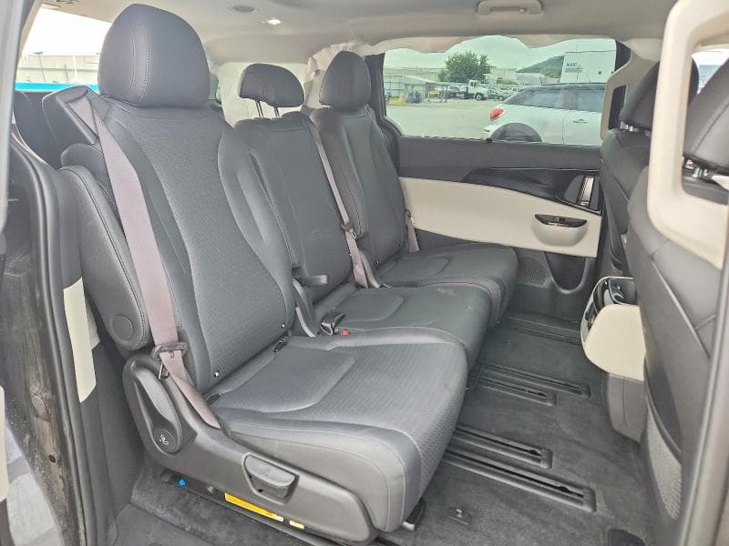 2024 KIA CARNIVAL 11