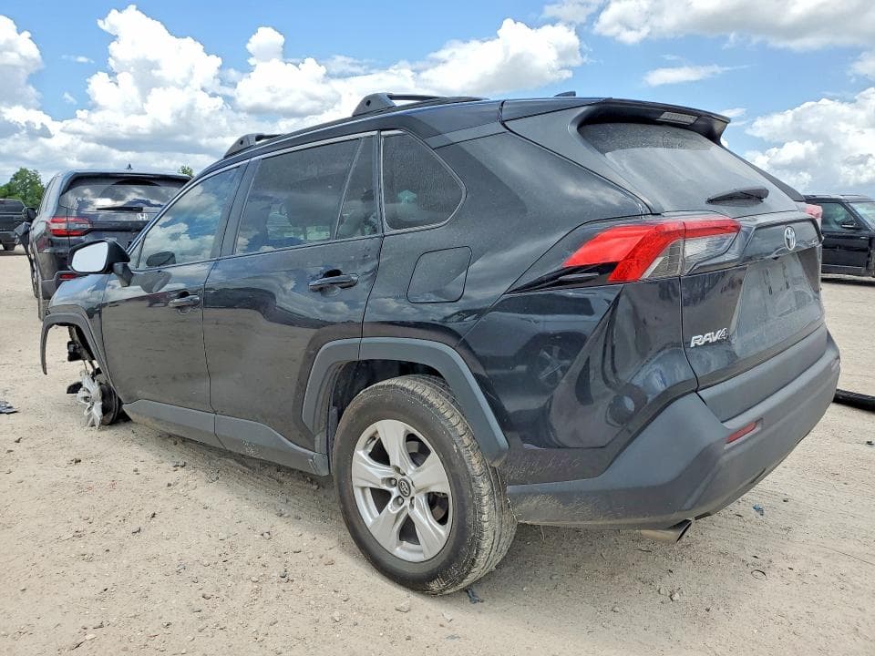 2020 TOYOTA RAV4 XLE 2