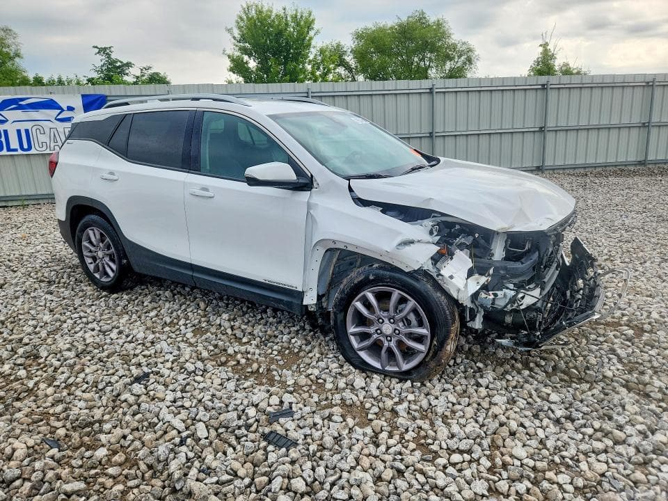 2023 GMC TERRAIN SLT 4