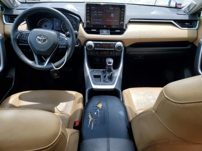 2022 TOYOTA RAV4 XLE PREMIUM 8