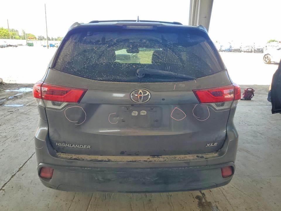 2017 TOYOTA HIGHLANDER XLE 6
