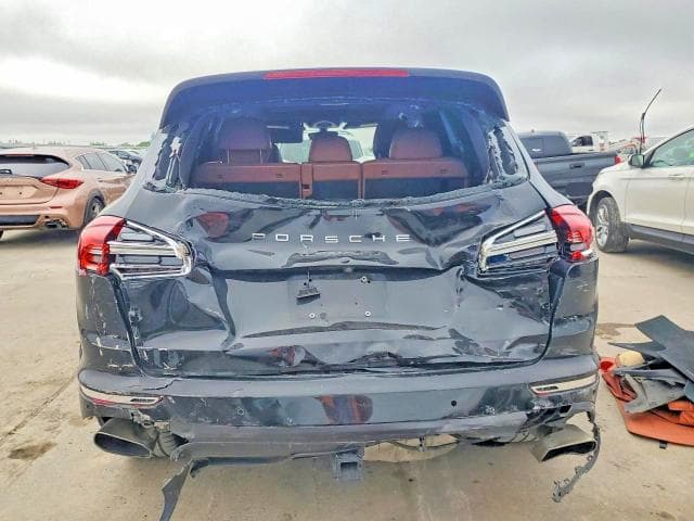 2017 PORSCHE CAYENNE 6