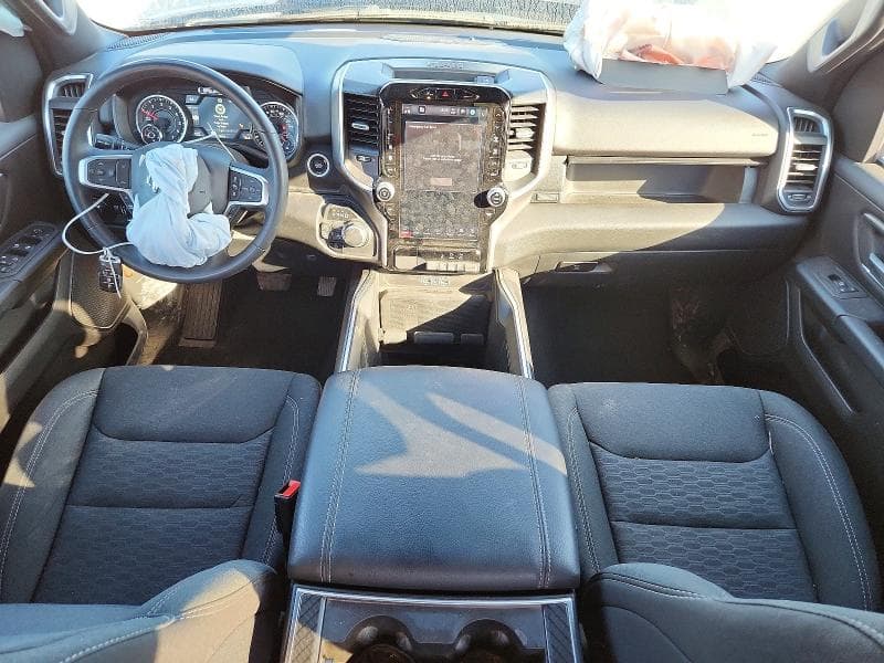 2025 RAM 1500 BIG HORN 8