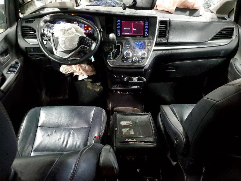 2019 TOYOTA SIENNA SE 7-PASSENGER 8