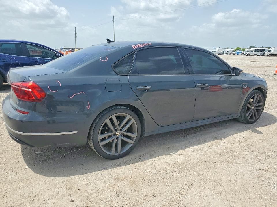 2018 VOLKSWAGEN PASSAT S S 3