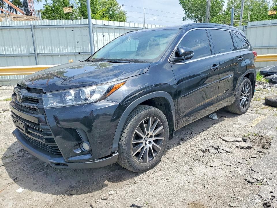 2017 TOYOTA HIGHLANDER SE - 1