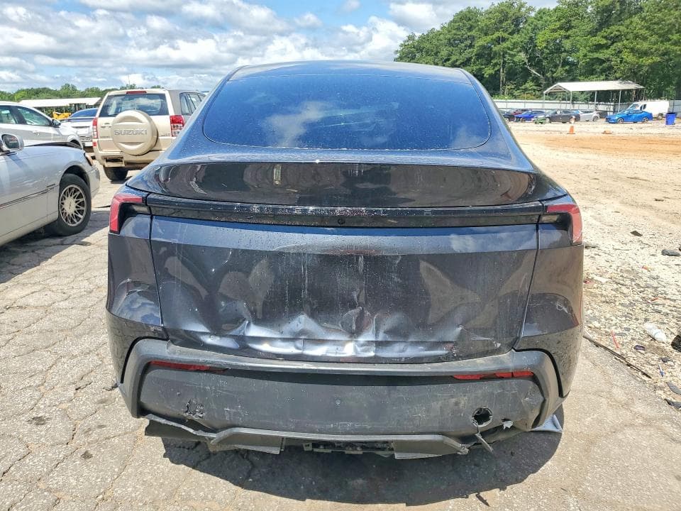 2026 TESLA MODEL Y 6